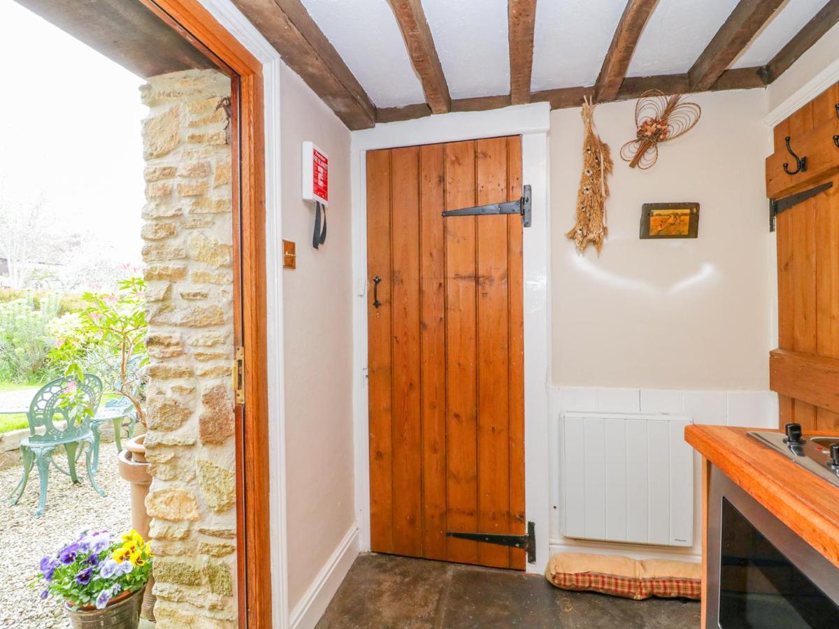 Pike Cottage Acton Turville Kültér fotó